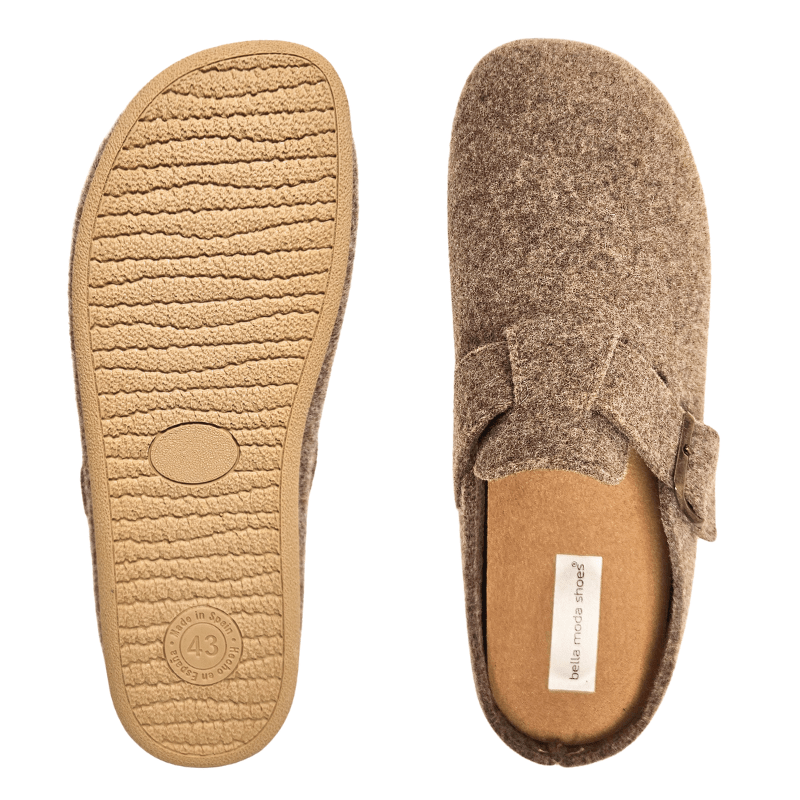 Bella Moda beige hjemmesko set oppefra og med den skridsikre ydersål med størrelse 43