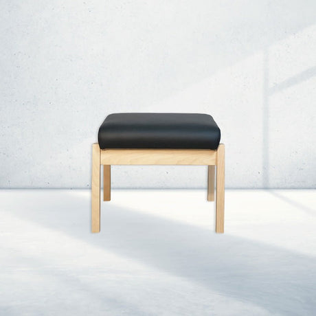 Farstrup 5699 skammel, Lysnet bøg/Sort læder - Seniorshop