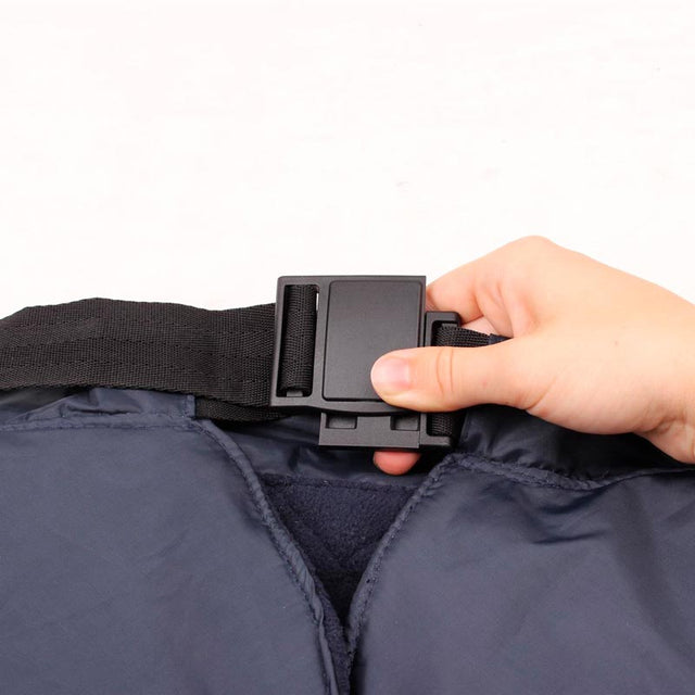 Foret regnslag med lomme og magnetlås - Seniorshop