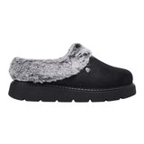 Sort Skechers damehjemmesko i ruskind-look med grå kunstpels og tyk sål, set fra siden